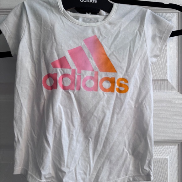 ADIDAS NWT kid 2 piece short t-shirt - Picture 2 of 5